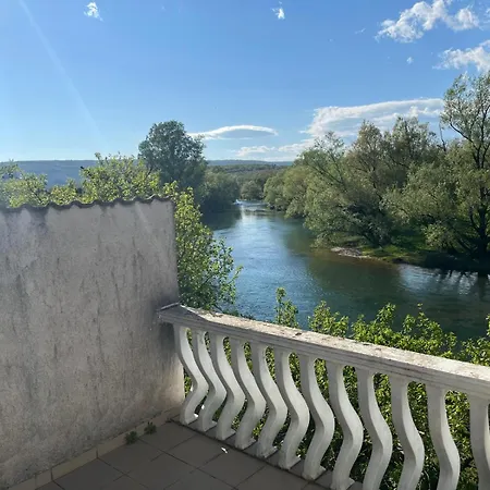 Peaceful Riverfront Blagaj فيلة